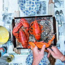 Présentation traditionnelle du homard du Maine
