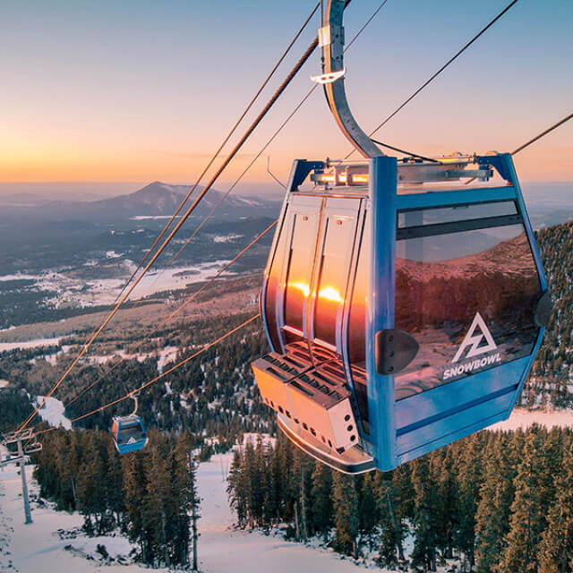 Promenade à bord du téléphérique Snowbowl Scenic Gondola à Flagstaff, Arizona